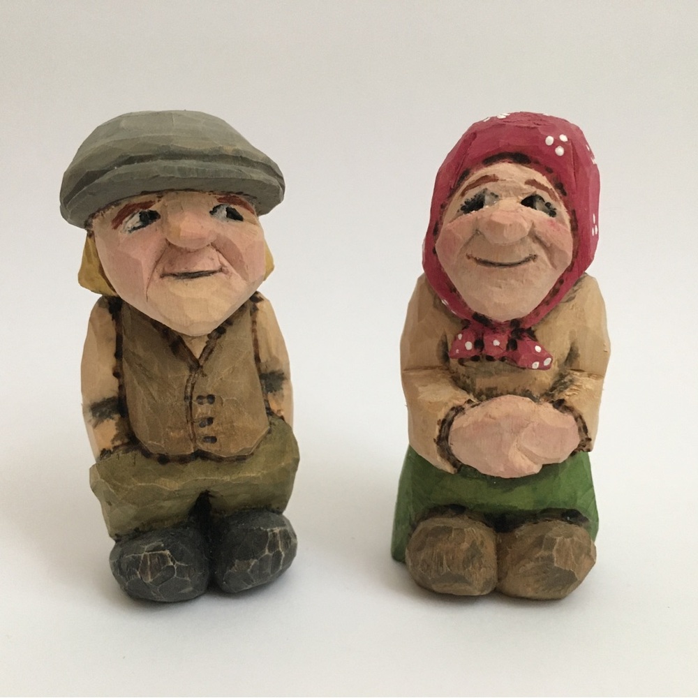 Little Hand Carved Scandinavian Flat-plane Style Man and Woman